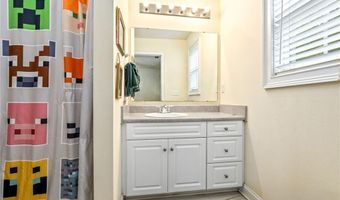 807 W LONGLEAF Dr 10, Auburn, AL 36832
