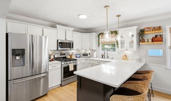 64 Woodland Rd, Bayville, NJ 08721