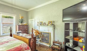 120 11th St, Apalachicola, FL 32320