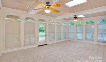 1212 Burtonwood Cir, Charlotte, NC 28212