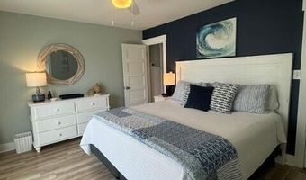102 W Dobbs St, Atlantic Beach, NC 28512