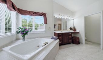 17 WATERTON Dr, Bear, DE 19701