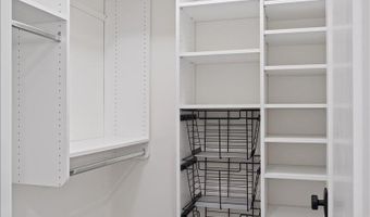 742 Honey Crk, Ada, MI 49301