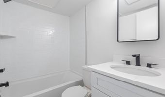 207 S PATRICK St 204, Alexandria, VA 22314