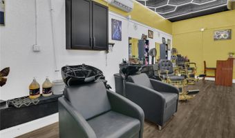 123 W MAIN St, Apopka, FL 32703