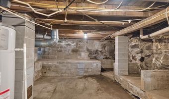 104 Front St, Belfast, ME 04915