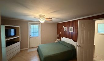 379 Lakepoint Rd, Alford, FL 32420