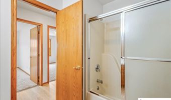 803 Clearwater Cir, Beatrice, NE 68310