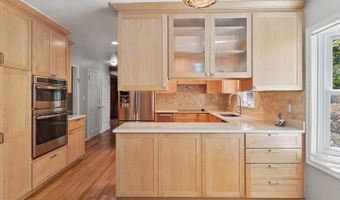 5110 DUVALL Dr, Bethesda, MD 20816