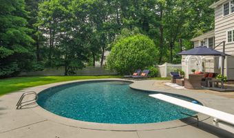 10 Duffys Ln, Darien, CT 06820