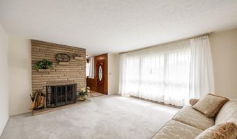 408 Hillview Dr, Aurora, IN 47001