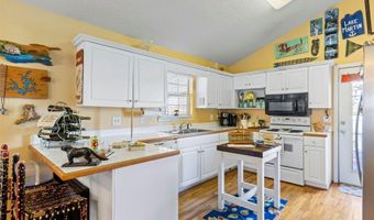197 Maple Ridge Rd, Alexander City, AL 35010
