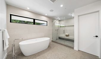 16105 Clear Oak Dr, Encino, CA 91436