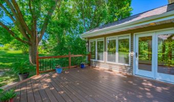 21 E Newhaven Cir, Madison, WI 53717