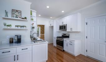 407 Maple Creek Ct, Apex, NC 27502