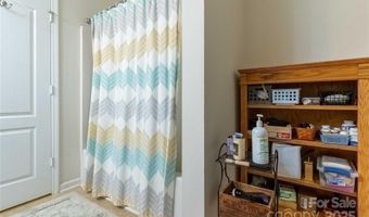 332 Appeldoorn Cir, Asheville, NC 28803