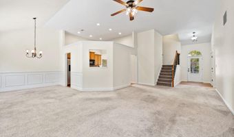 738 York View Dr, Auburn, GA 30011