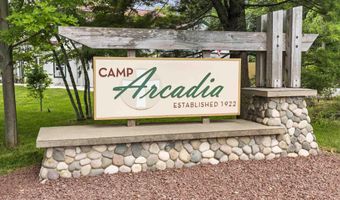 17646 S Ridgewood Dr, Arcadia, MI 49613