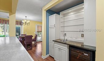 31 Chesterfield Lake Dr, Beaufort, SC 29906