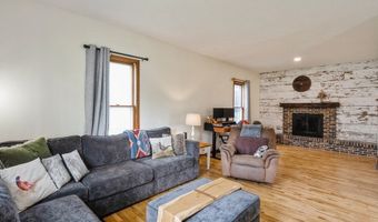 1418 Rapids St, Adel, IA 50003