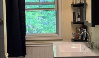40 Anthony Rd, Foster, RI 02825
