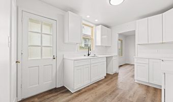 1073 Parkside Dr, Alliance, OH 44601