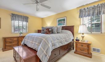 44 Devonshire Ct, Middletown, NJ 07748