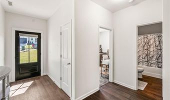 372 Highland Pointe Dr, Alto, GA 30510
