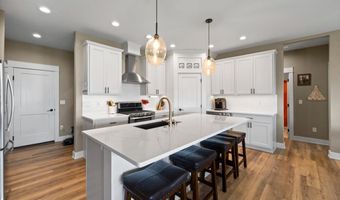 3408 NW Reinhart Dr, Ankeny, IA 50023