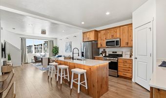 768 W HARVEST GLEN Rd, American Fork, UT 84003