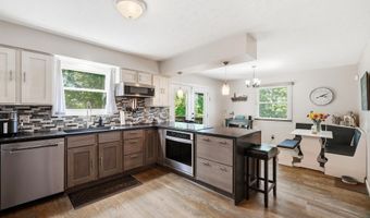 27 Hickory Dr, Barboursville, WV 25504