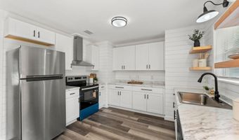 594 CEDAR Ave, Baldwin, FL 32234