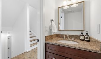8 CONSTITUTION Sq, Annapolis, MD 21401
