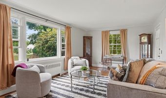 10 Crest Rd, Danbury, CT 06811