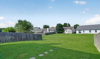 8133 Maple Stream Ln, Indianapolis, IN 46217