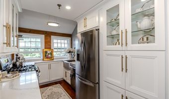 40 Web Ave 18, North Kingstown, RI 02852