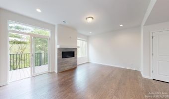 2731 Bristol Rdg Dr, Ann Arbor, MI 48105