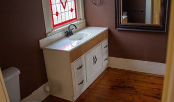 66 Weaver St, Baxley, GA 31513