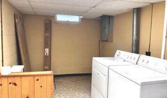 1227 E Linden St, Algona, IA 50511