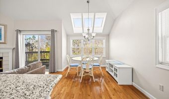 30 Harbor Hill Dr 30, Bourne, MA 02532