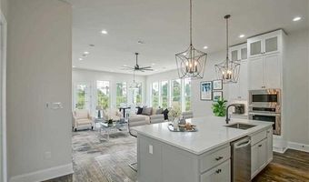633 COUGAR Dr, Arabi, LA 70032