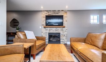 2203 NW Lakeside Ct, Ankeny, IA 50023