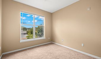 10882 NE RED WING Way 204, Beaverton, OR 97006