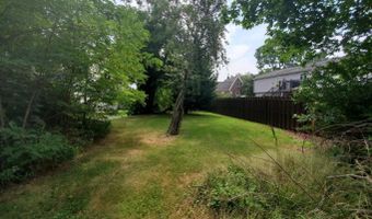 92 Compton St, Belford, NJ 07718
