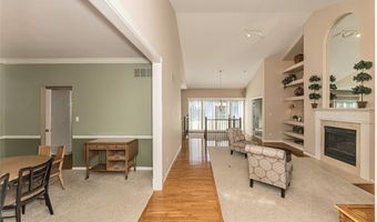 573 Castle Ridge Dr, Ballwin, MO 63021