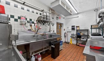 8713 Gravois Rd, Affton, MO 63123