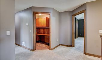 907 Sandalwood Dr, Altoona, WI 54720