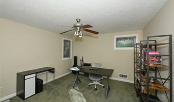 679 DEEP WOODS Dr, Aurora, OH 44202