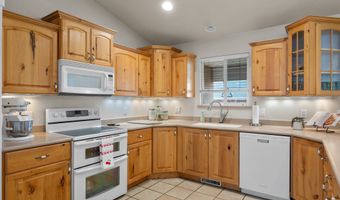 3957 W HONEY LOCUST Ln, Cedar Hills, UT 84062