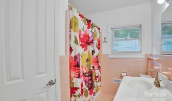 1212 Burtonwood Cir, Charlotte, NC 28212